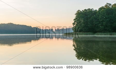 Beautifulsunrise Over Lake