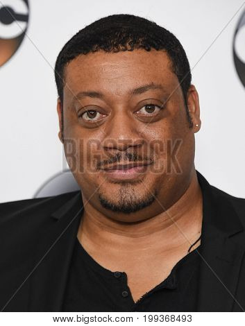 LOS ANGELES - AUG 06:  Cedric Yarbrough arrives for the ABC TCA Summer Press Tour 2017 on August 6, 2017 in Beverly Hills, CA                