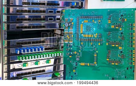 The connector span of frequency DWDM on optical modulations. Multiservise platform