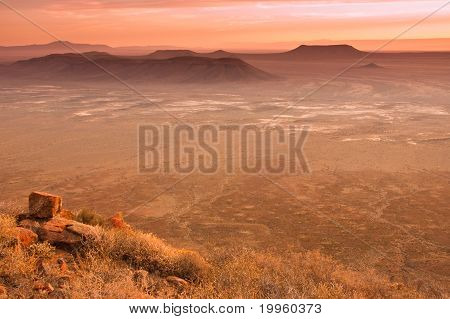 Pôr do sol do deserto de Karoo