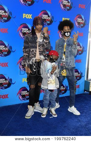 LOS ANGELES - AUG 13:  Ayo & Teo, Guest at the Teen Choice Awards 2017 at the Galen Center on August 13, 2017 in Los Angeles, CA