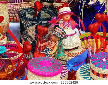 Various Wicker Souvenirs - Baskets, Dolls, Bottles, Vases, Hats And More - Made From Toquilla Straw,