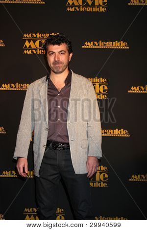 LOS ANGELES - 10 feb: เอ็มมานูเอล Secci มาที่รางวัล Movieguide 2012 ที่สากลบริการโรงแรมฮิลตัน