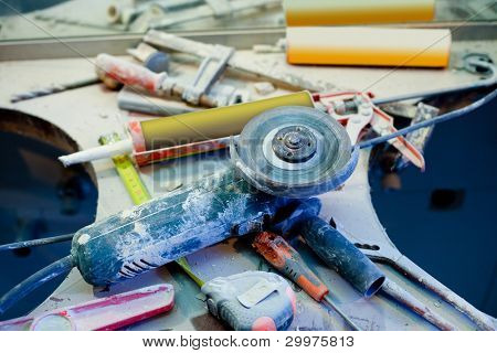 Rautakauppa korjaus sotkuinen sotkua Kaivoin työkalut varustetut käsityökalut