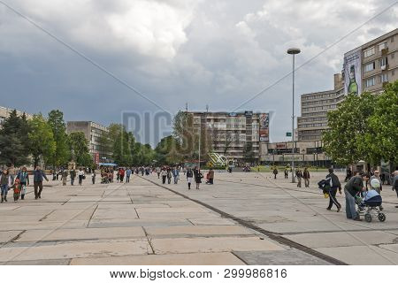 Dobrich, Bulgaria - May 1, 2008: Building And Street At The Center Of Town Of Dobrich, Bulgaria