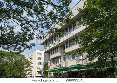 Dobrich, Bulgaria - May 1, 2008: Building And Street At The Center Of Town Of Dobrich, Bulgaria