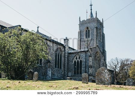 Aulsham, Uk - April 21, 2019: Low Angle View Of Aylsham Parish Church On A Bright Spring Day. Aylsha