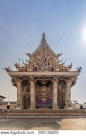 Stucco Figure About Buddhism Around The Main Vihan Buddhist Temple Of Wat Pariwas. Pariwas Temple Is