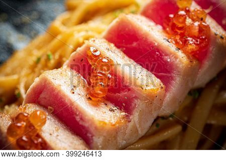 Linguine with tuna and caviar