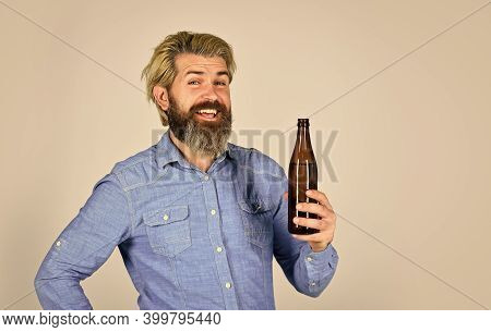 Drinking Beer Good For Your Mood. Making Homemade Kombucha. Refreshing Lemonade. Soda Drink. Hipster