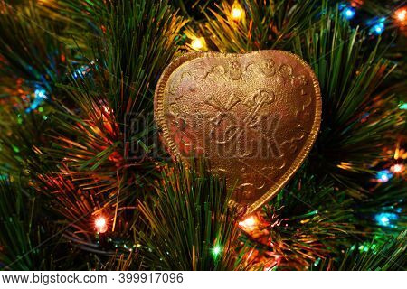 Golden Heart .vintage Christmas Ornament. Antiques Dresden Cardboard.