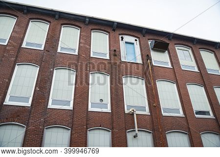 The Historic Brick Pepperell Center Or Former Mill Building In The Town Of Biddeford Maine