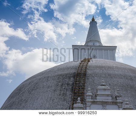 The rear of Rankoth Vehera, the largest Buddhist stupa