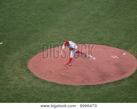 Philadelphia Phillies Joe Blanton vyvolá hřiště od mohyla