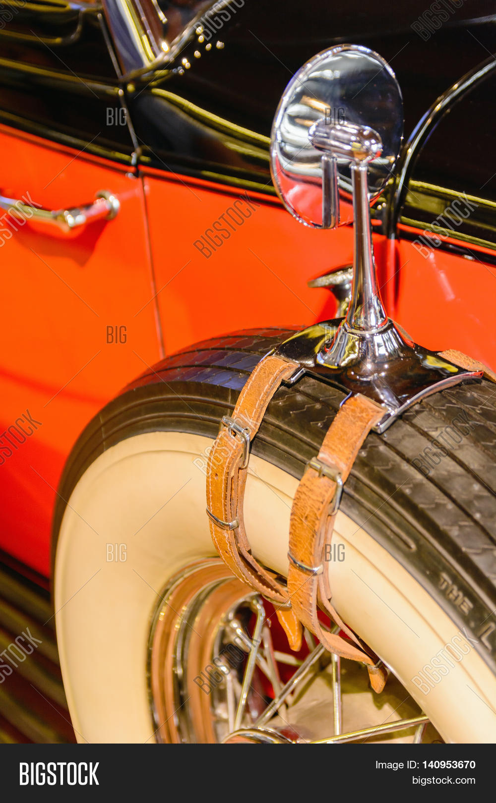 1930 old antique cars spare wheel with rear view mirror