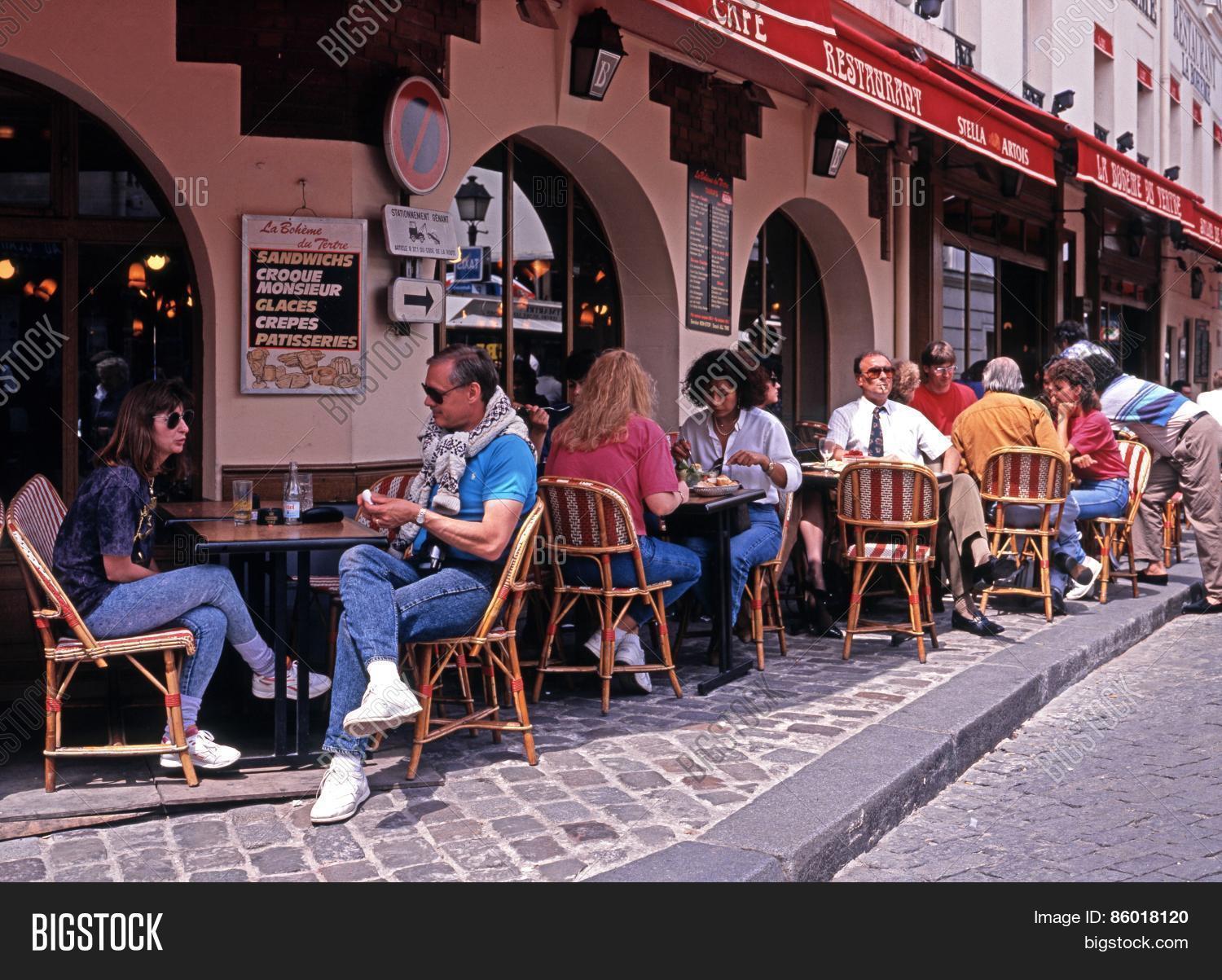 pavement cafe, paris. 库存照片和库存图片 | bigstock