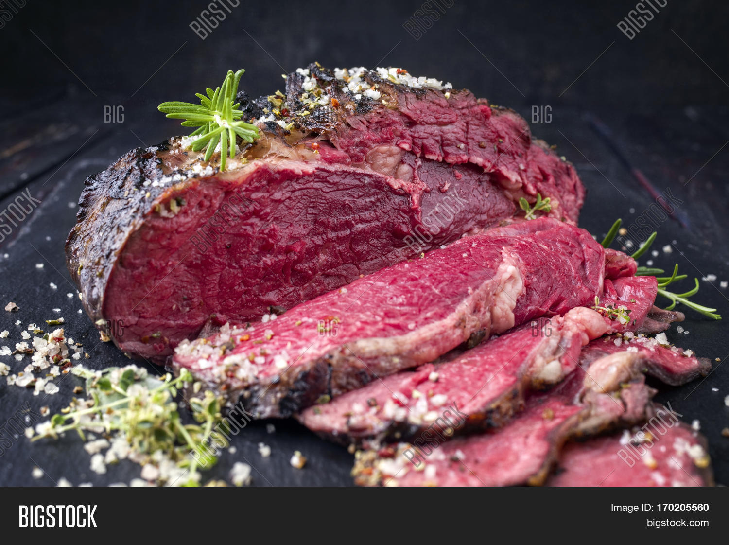 barbecue wagyu entrecote steak - very rare