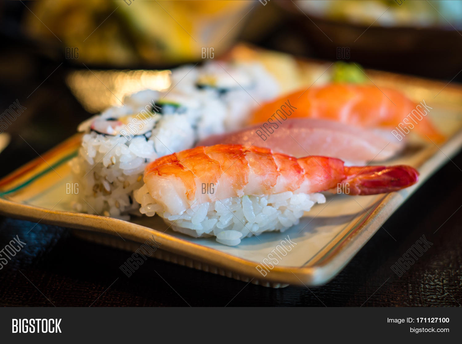 closeup of japanese nigiri sushi 库存照片和库存图片 | bigstock