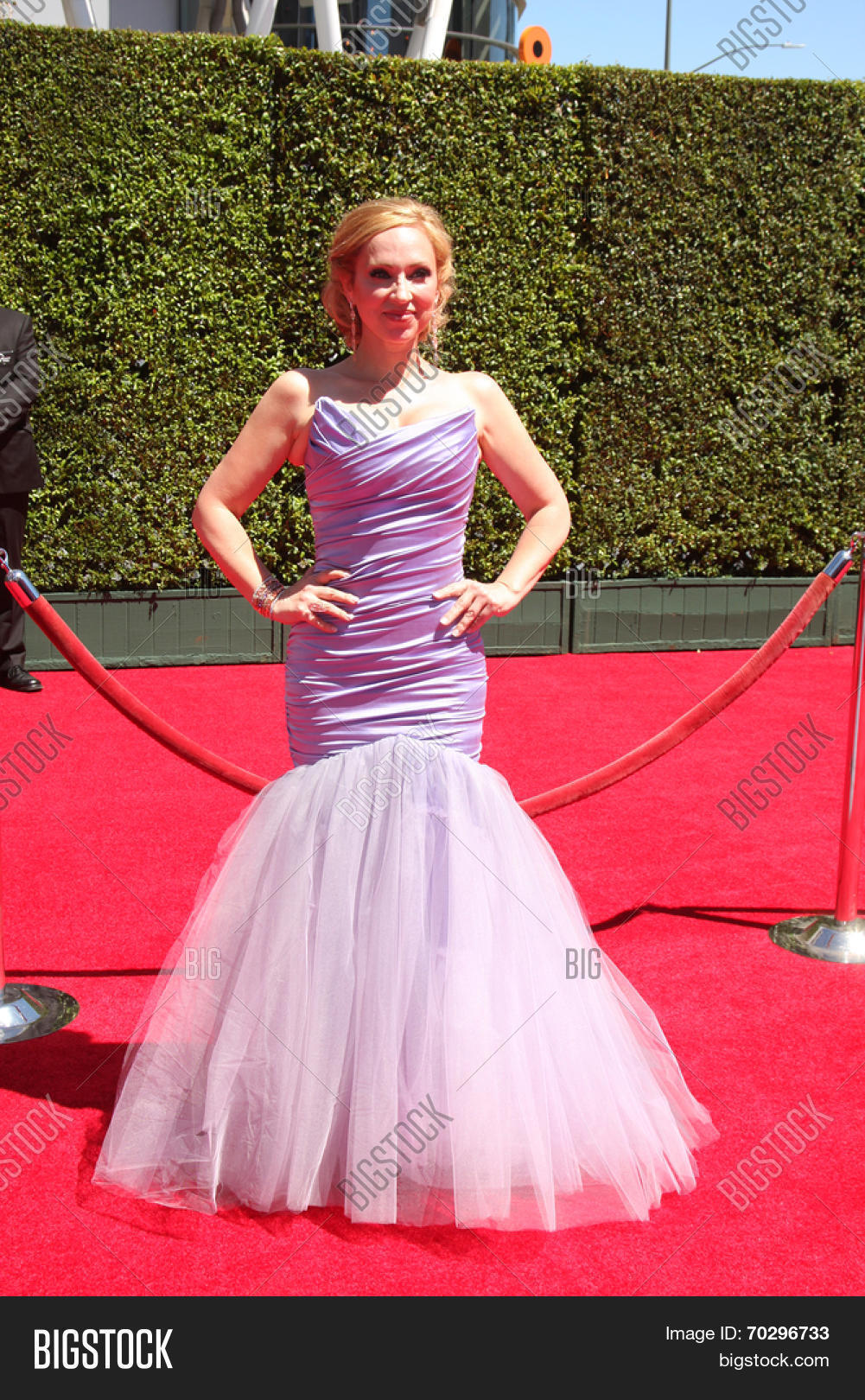 los angeles - aug 16: leigh-allyn baker at the 2014 creative