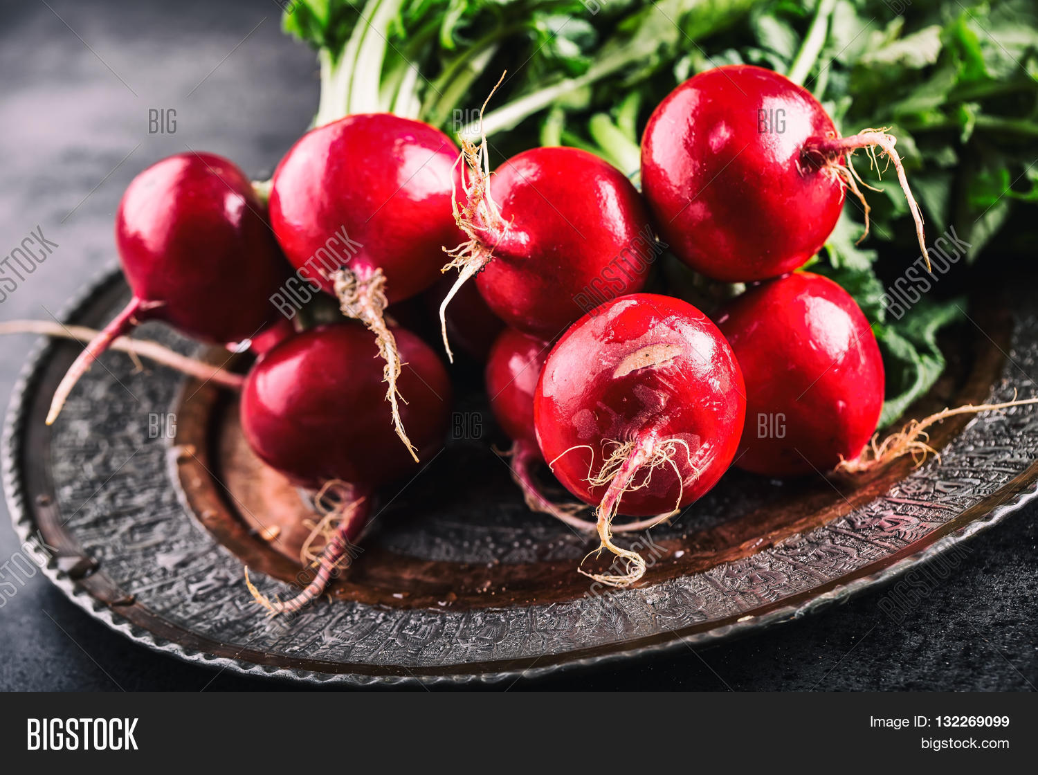 red fresh radish. fresh vegetable. healthy fresh vegetable.