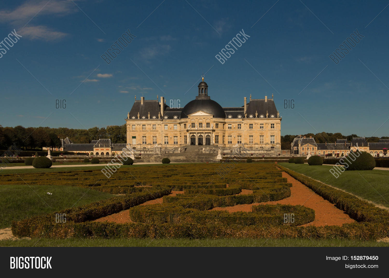 the vaux-le-vicomte is a baroque french castle constructed from
