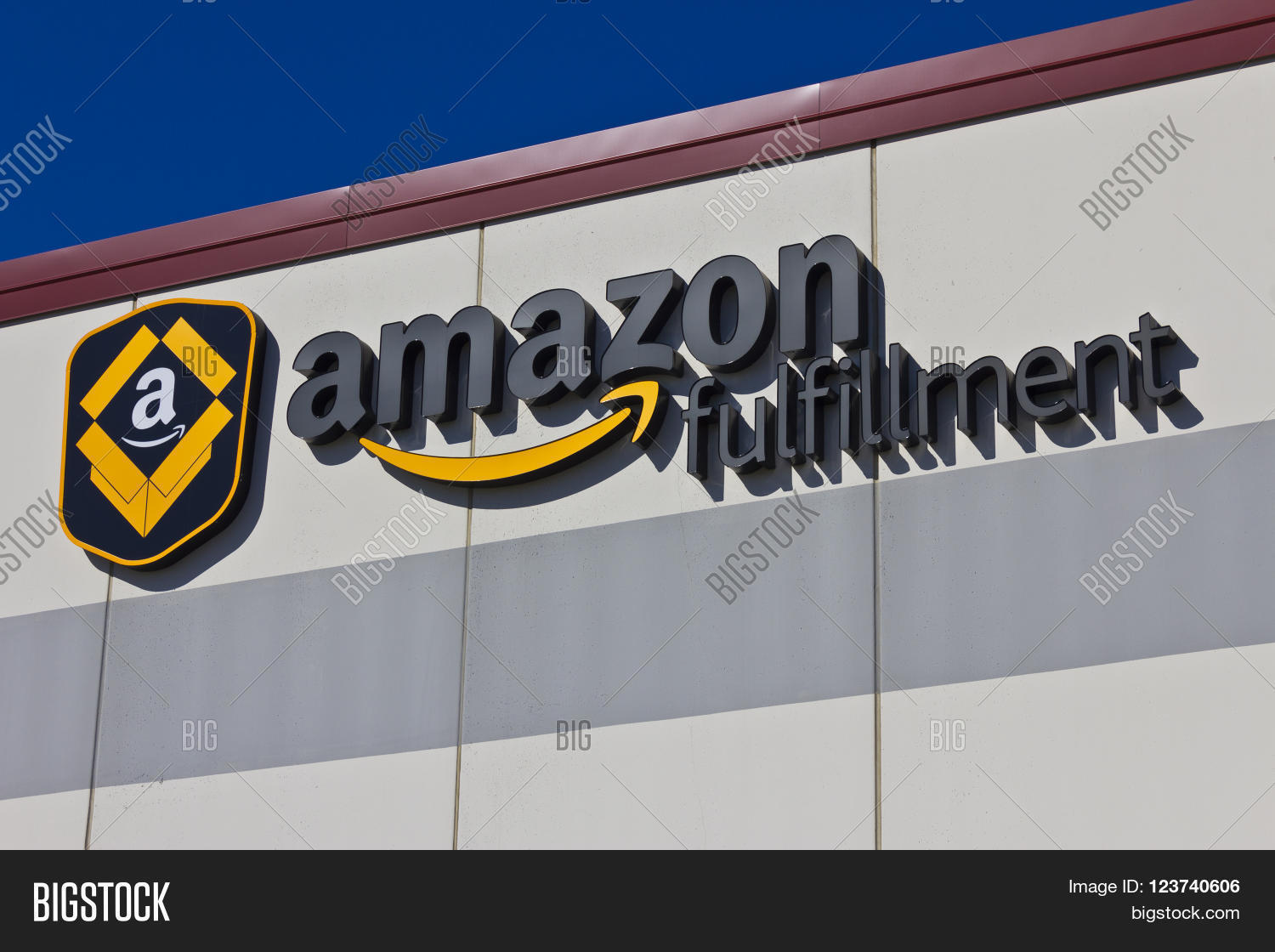 indianapolis - circa march 2016: amazon fulfillment center.