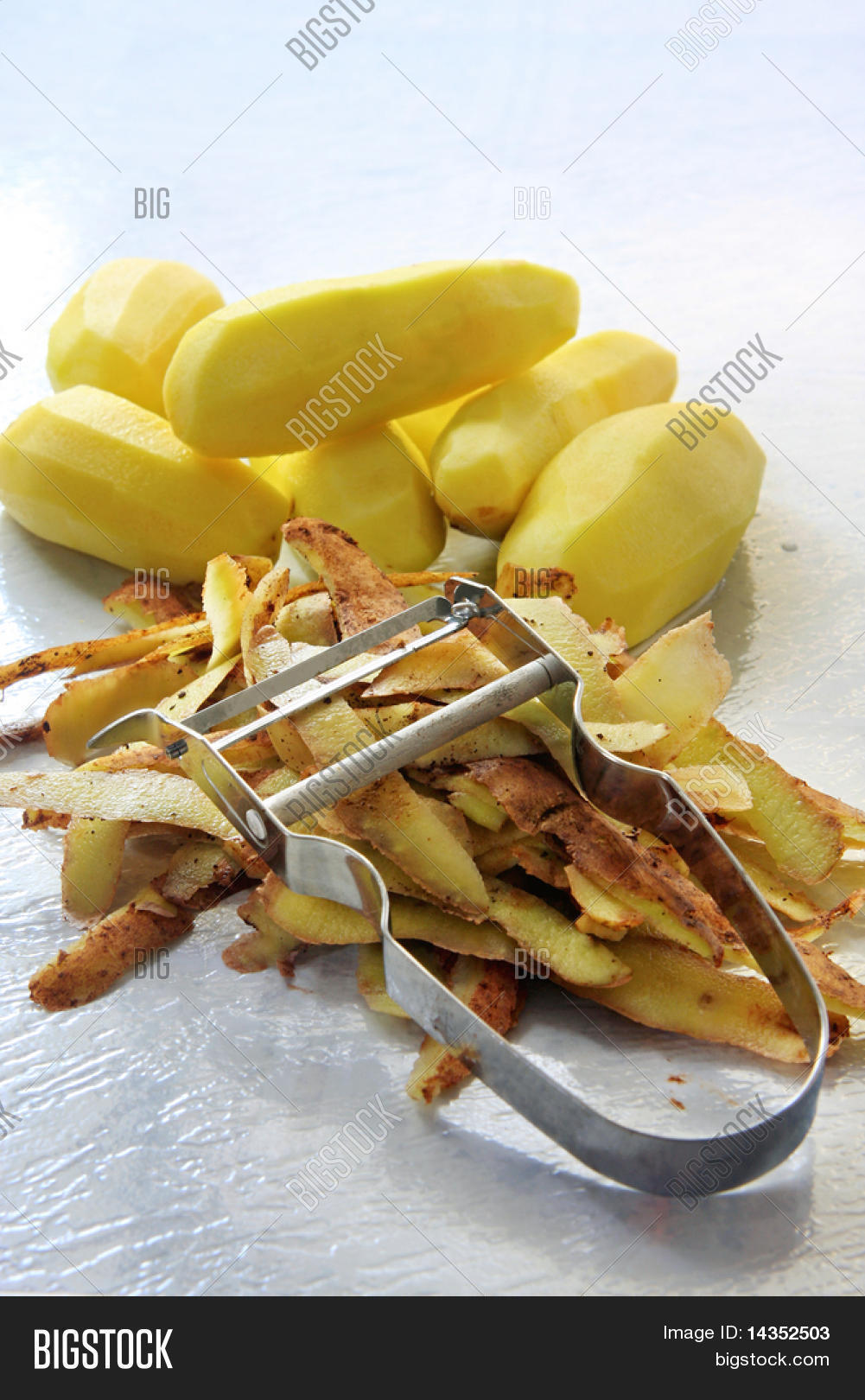 创建 lightbox 公开该 lightbox 保存取消   保存 peeling potatoes