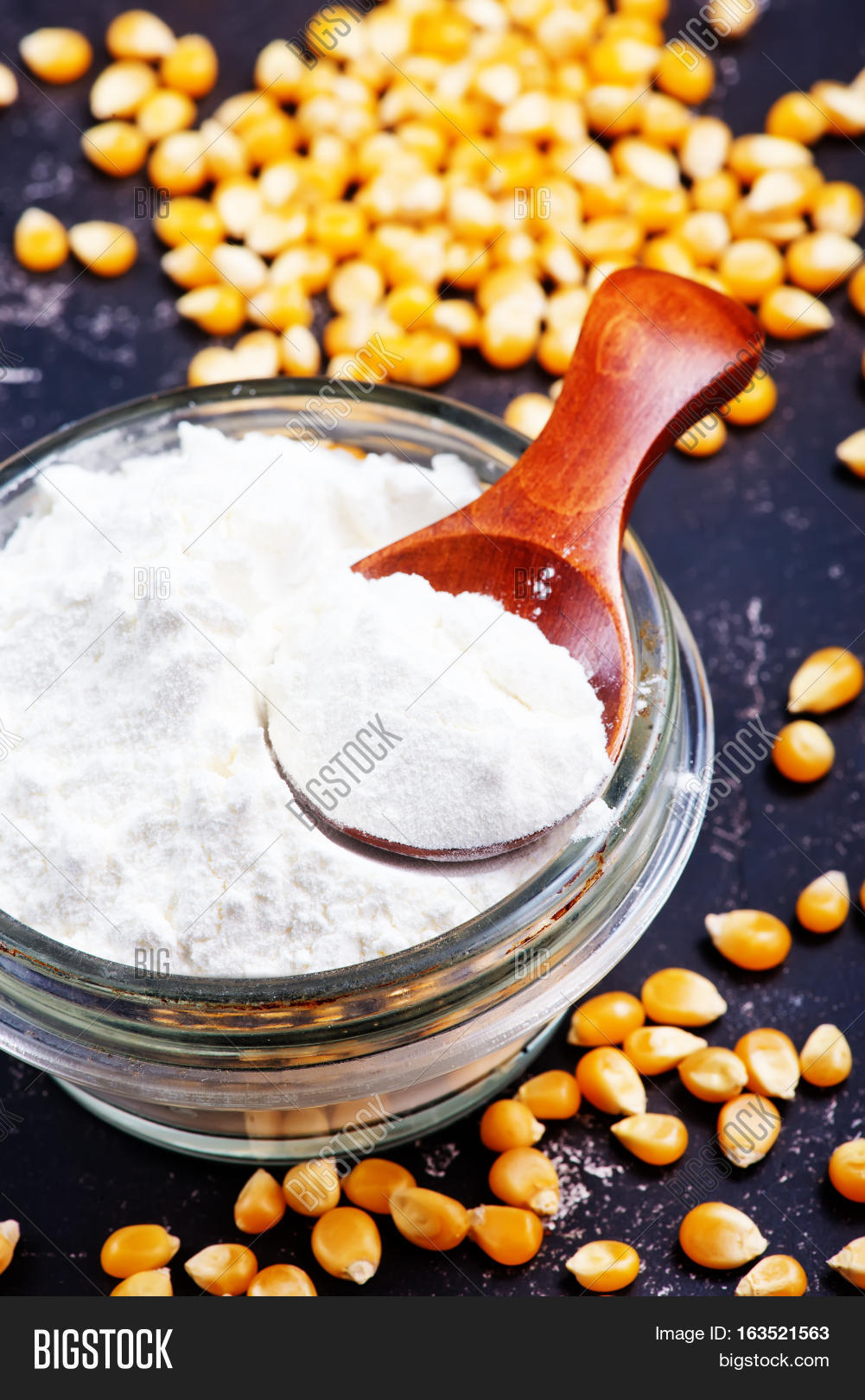 corn starch in bowl and on a table