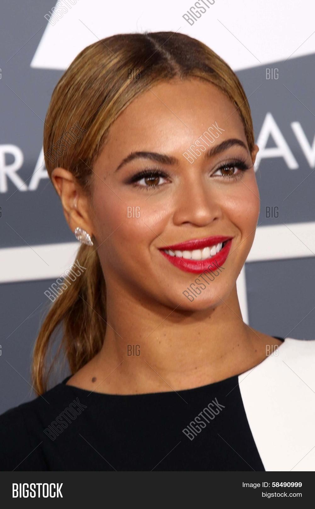 beyonce knowles at the 55th annual grammy awards, staples center