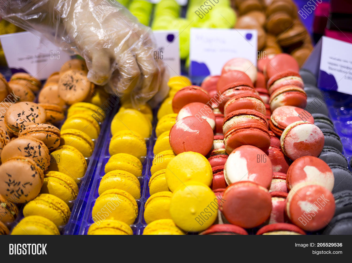 circular cake macaron or macaroon 库存照片和库存图片 | bigstock