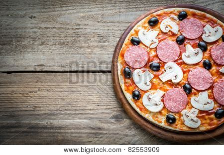 uncooked pizza: top view