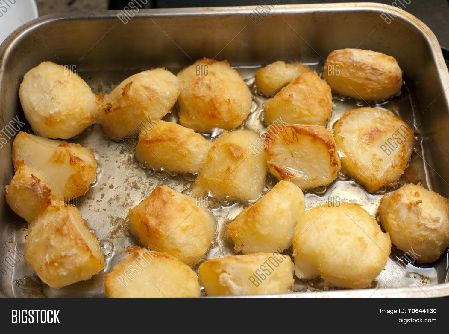 delicious golden crispy roast potatoes