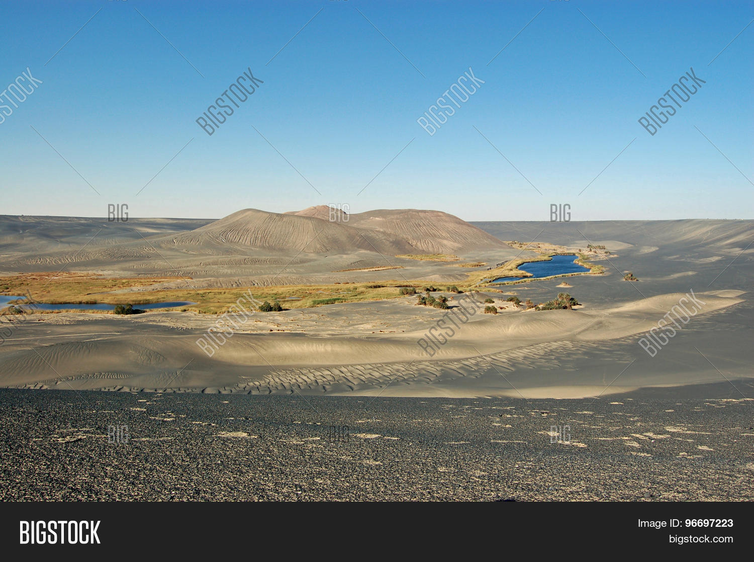 waw al namus volcano, libya 庫存照片和庫存圖片 | bigstock