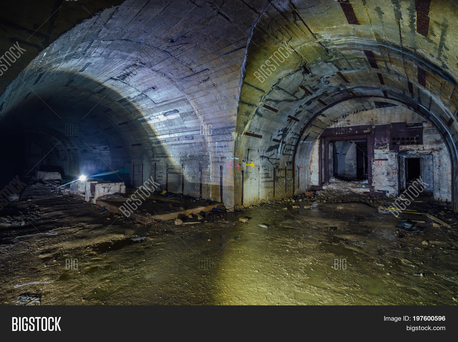 bifurcate tunnel at the object 221, abandoned soviet bunker