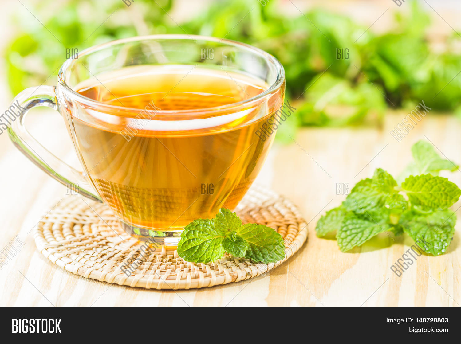 cup of tea on the wood table that suitable for tea background