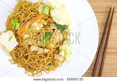 stir-fried noodles