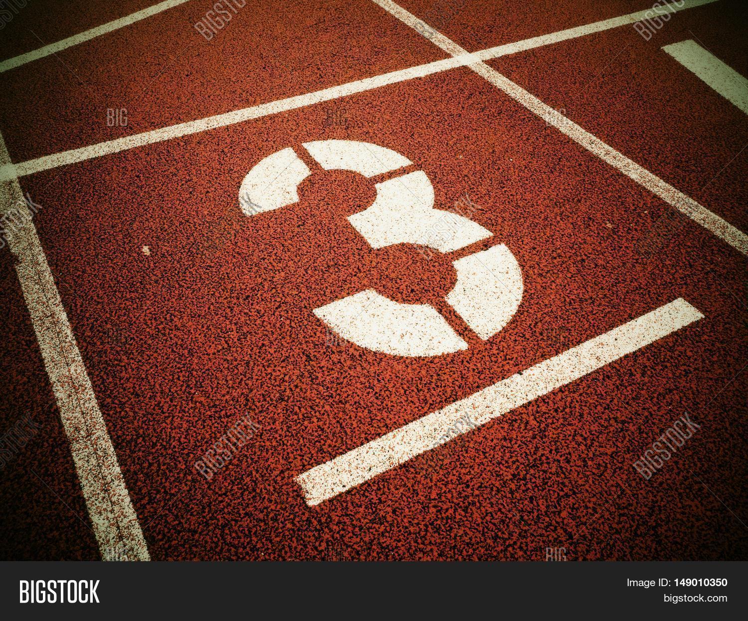 number three. white track number图片和照片 | bigstock