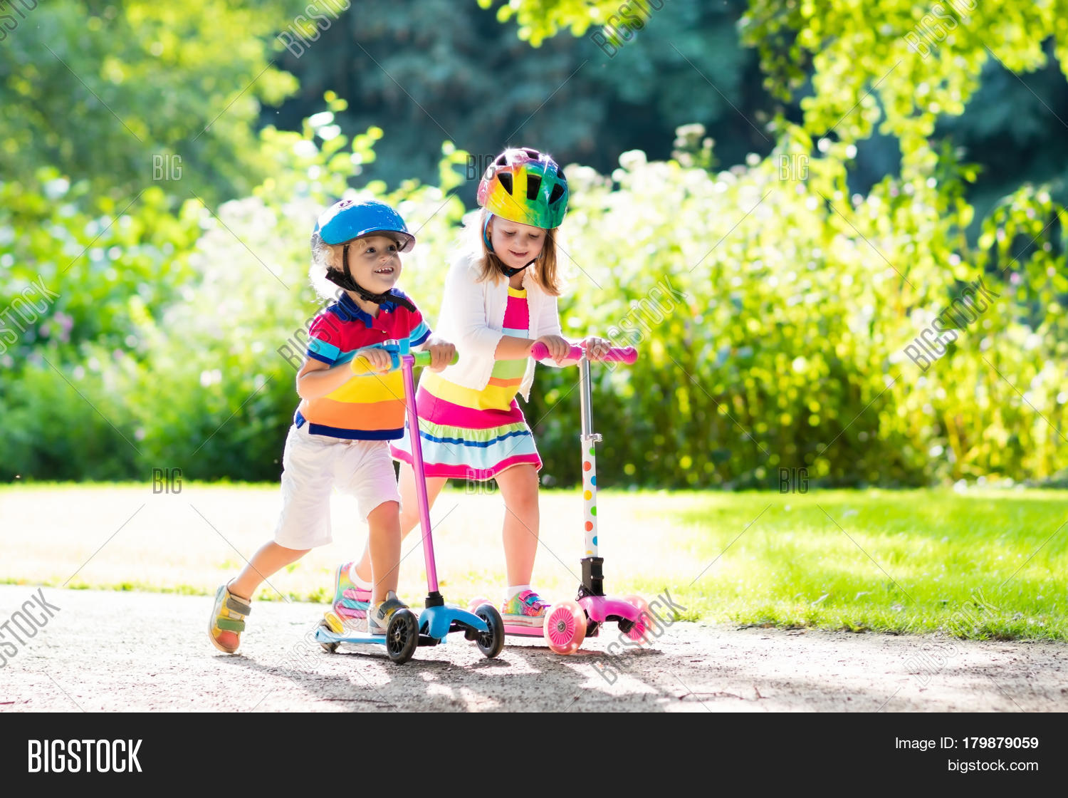 lightbox 公开该 lightbox 保存取消   保存 children learn to ride