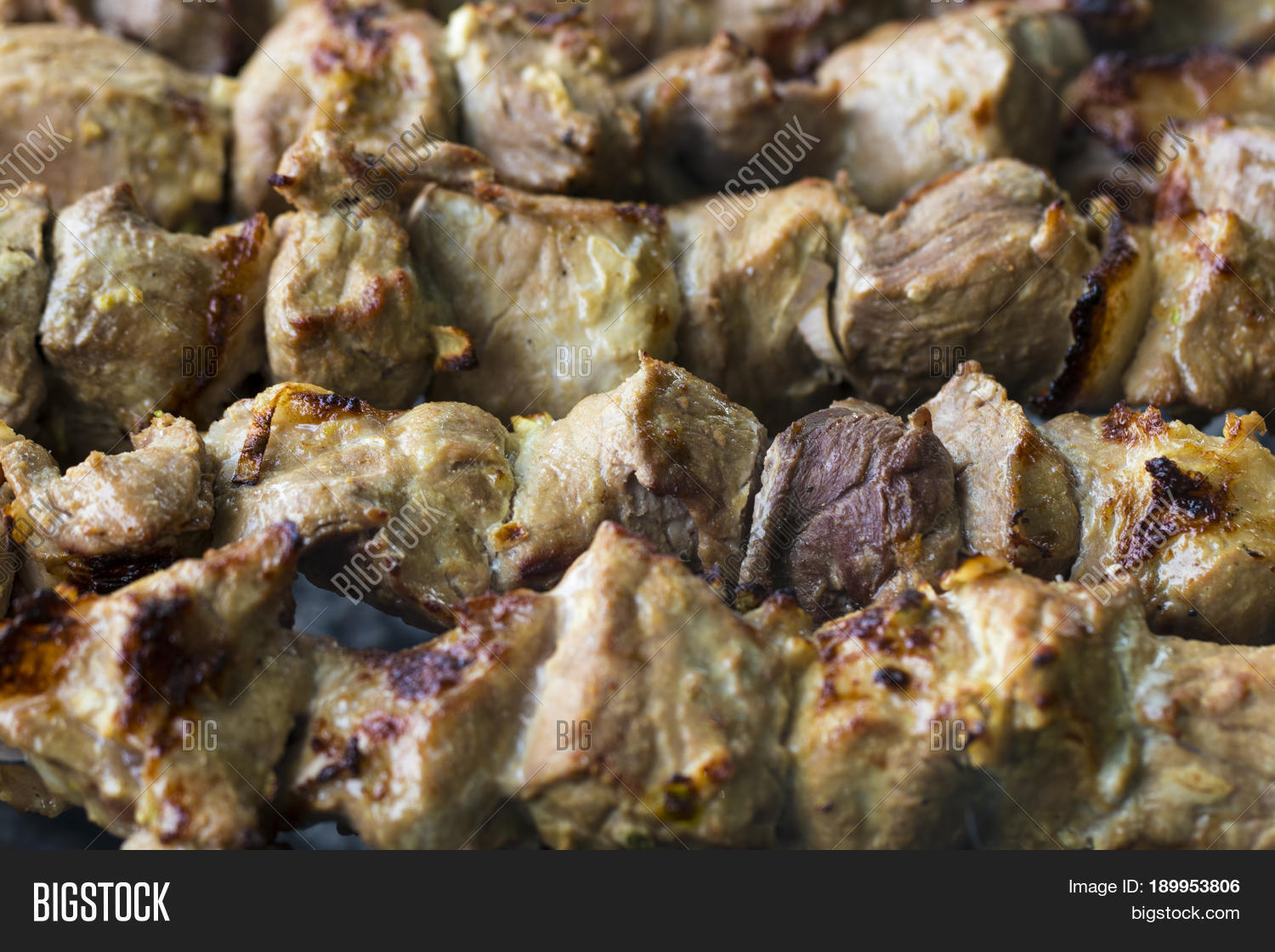 shashlik or shish kebab popular in e 库存照片和库存图片 | bigst